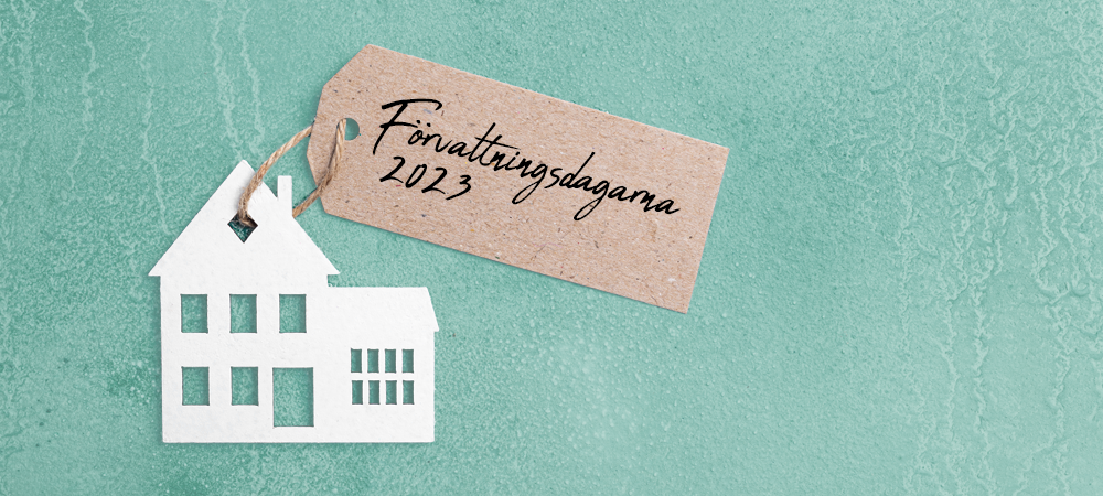 En papperfigur av ett träd med en etikett där det står Förvaltningsdagarna 2023